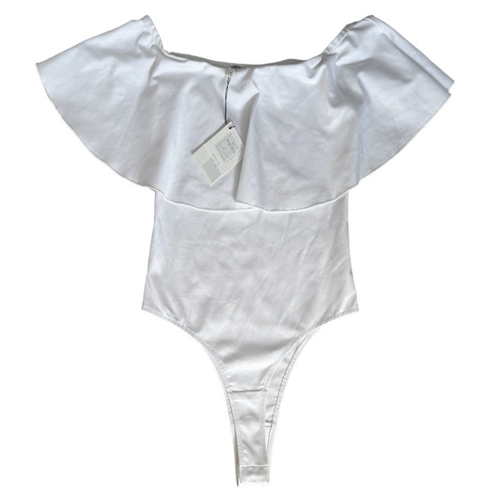 By Egreis Off the Shoulder Flounce Ruffle Classic White Bodysuit Size XS NWT